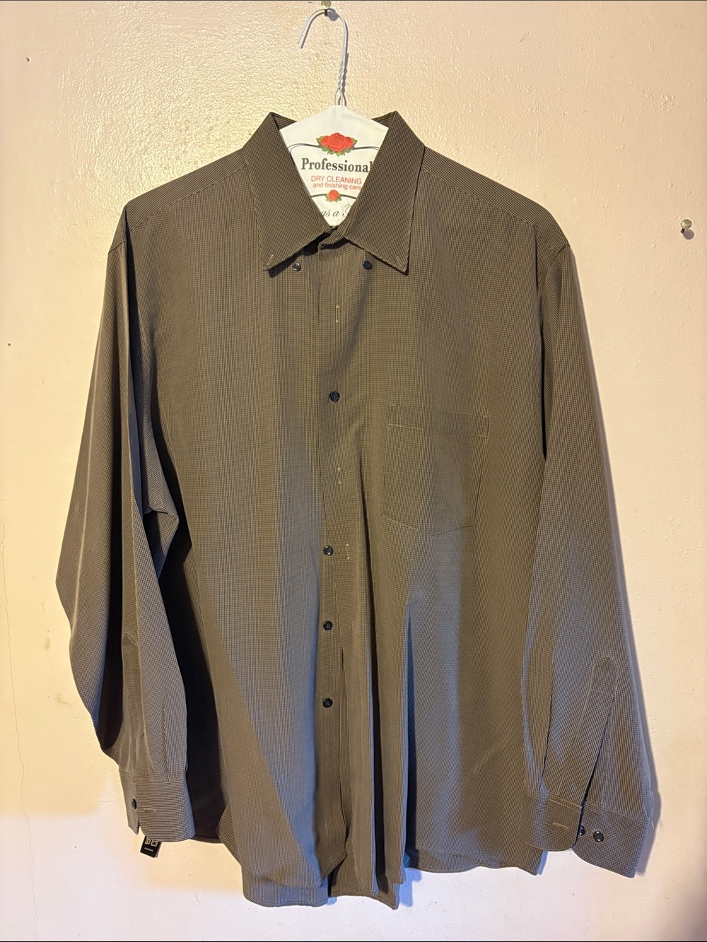 Van Heusen Men's Brown Long-Sleeve Dress Shirt